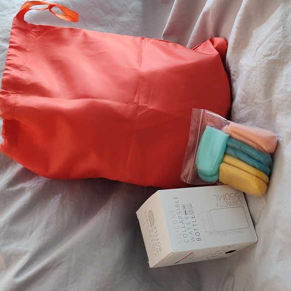 Packing Cubes Travel Bundle Collapsible Water Bottle & Silicone Bottle Covers - Picture 1 of 16